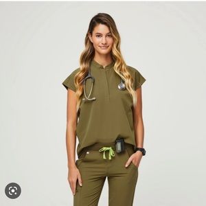 women's Martini Olive Rafaela™ - Oversized Scrub Top - S / Martini Olive